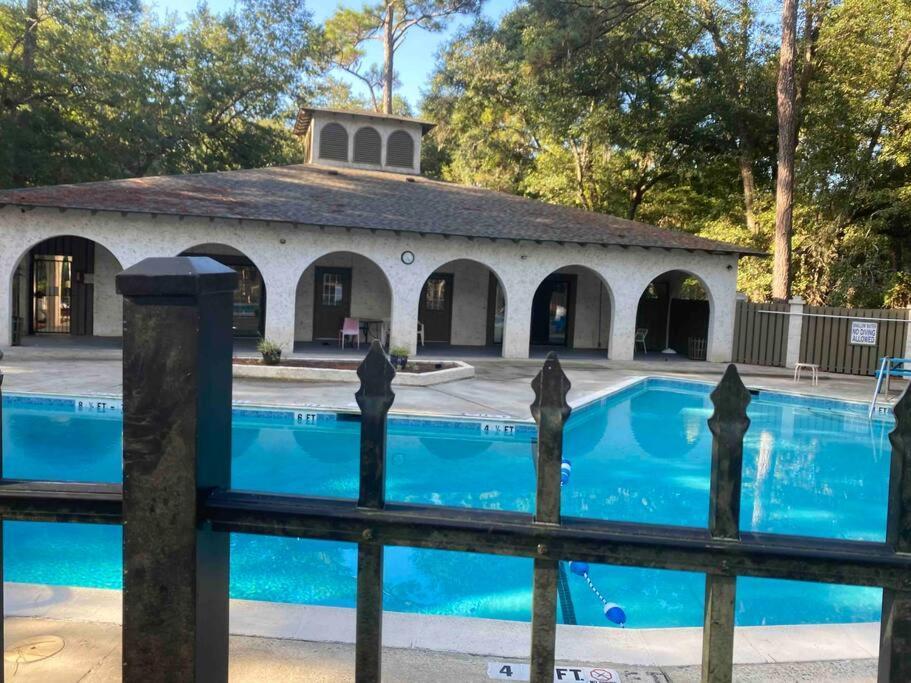 Elegant 2-Bedroom Pet-Friendly Villa W 2 Parking Spaces Hilton Head Island Exterior foto