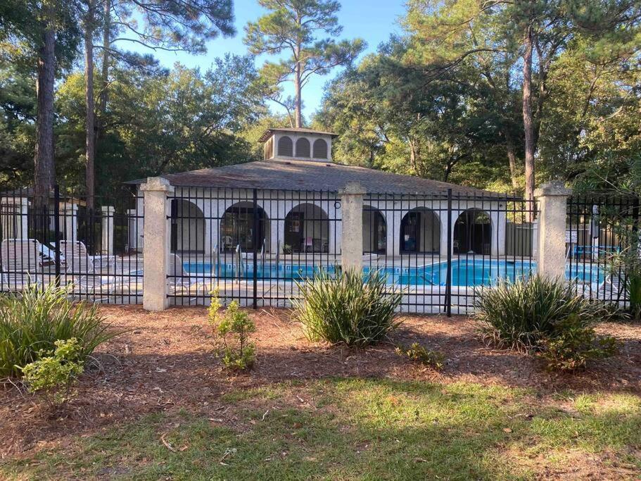 Elegant 2-Bedroom Pet-Friendly Villa W 2 Parking Spaces Hilton Head Island Exterior foto
